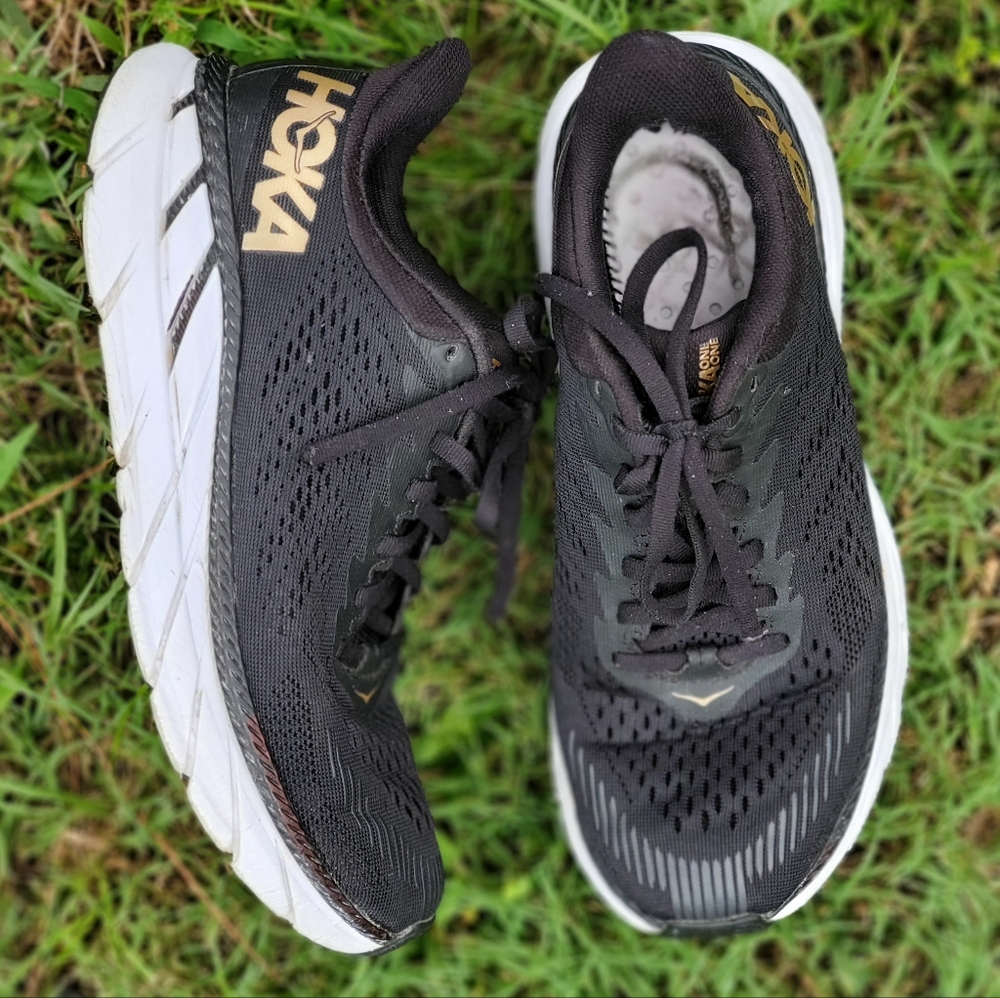 Hoka One One Clifton 7 Men’s Sneakers Size 7.5 Gold & Black - Picture 1 of 16